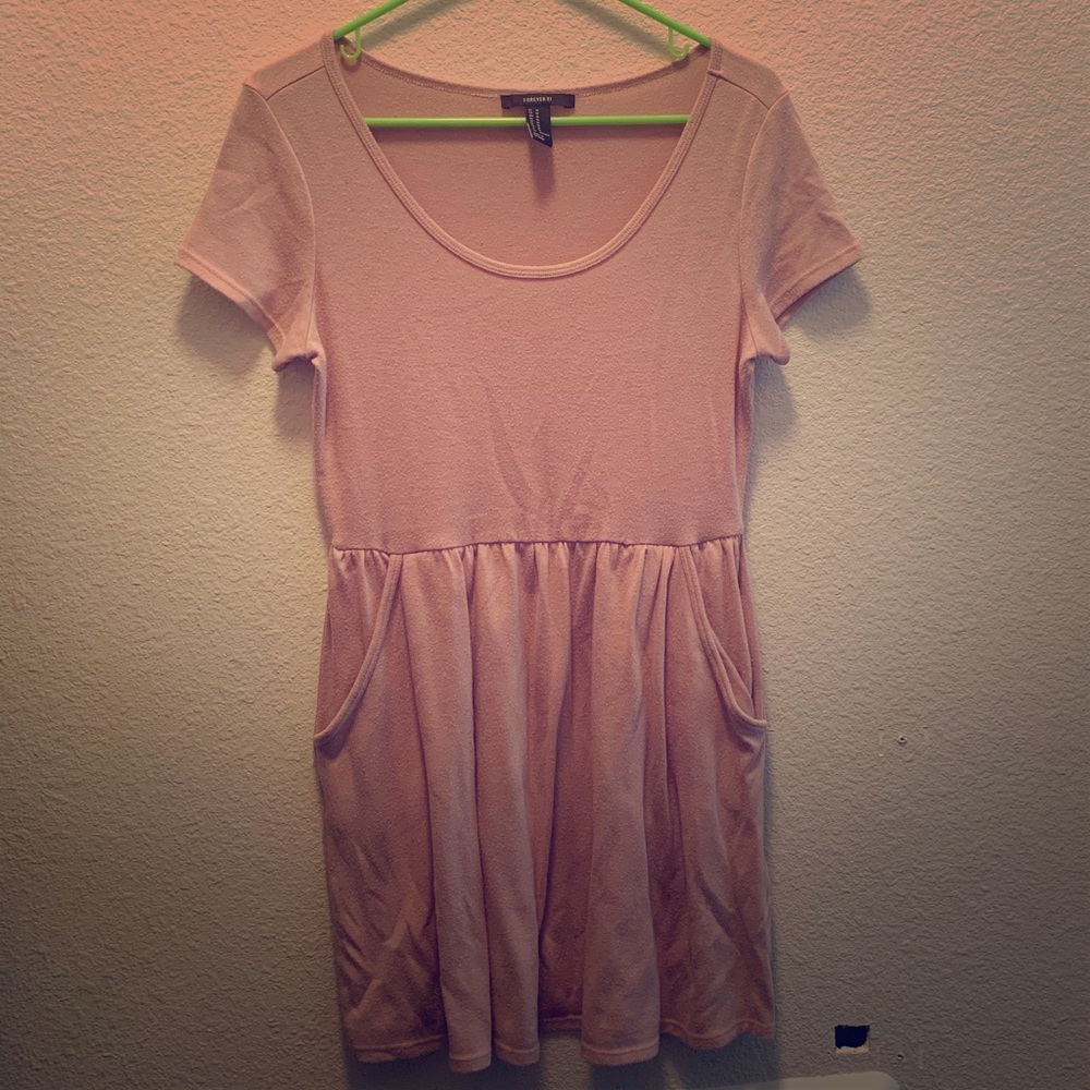 F21 Short pink casual dress w/ pockets